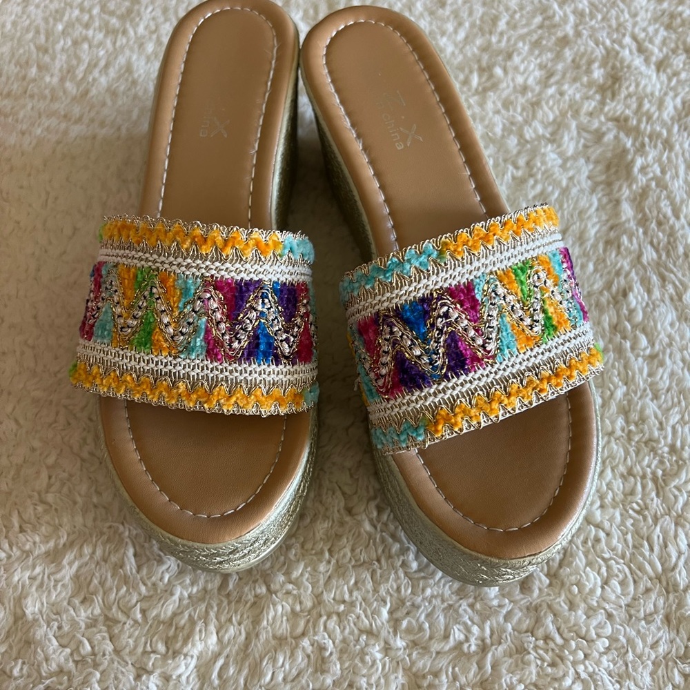 Multi colored Wedges Size 8 wide